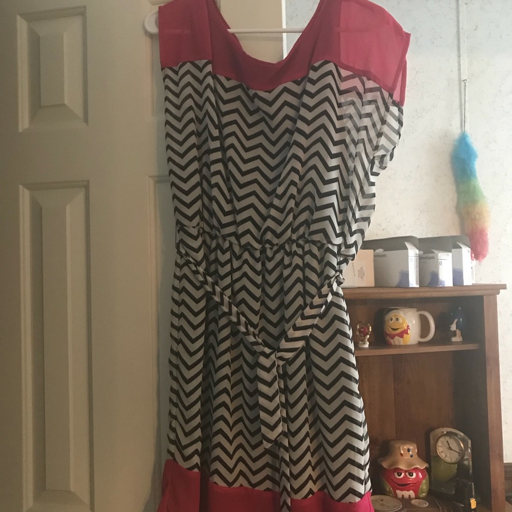 Size small dress. In perfect condition.